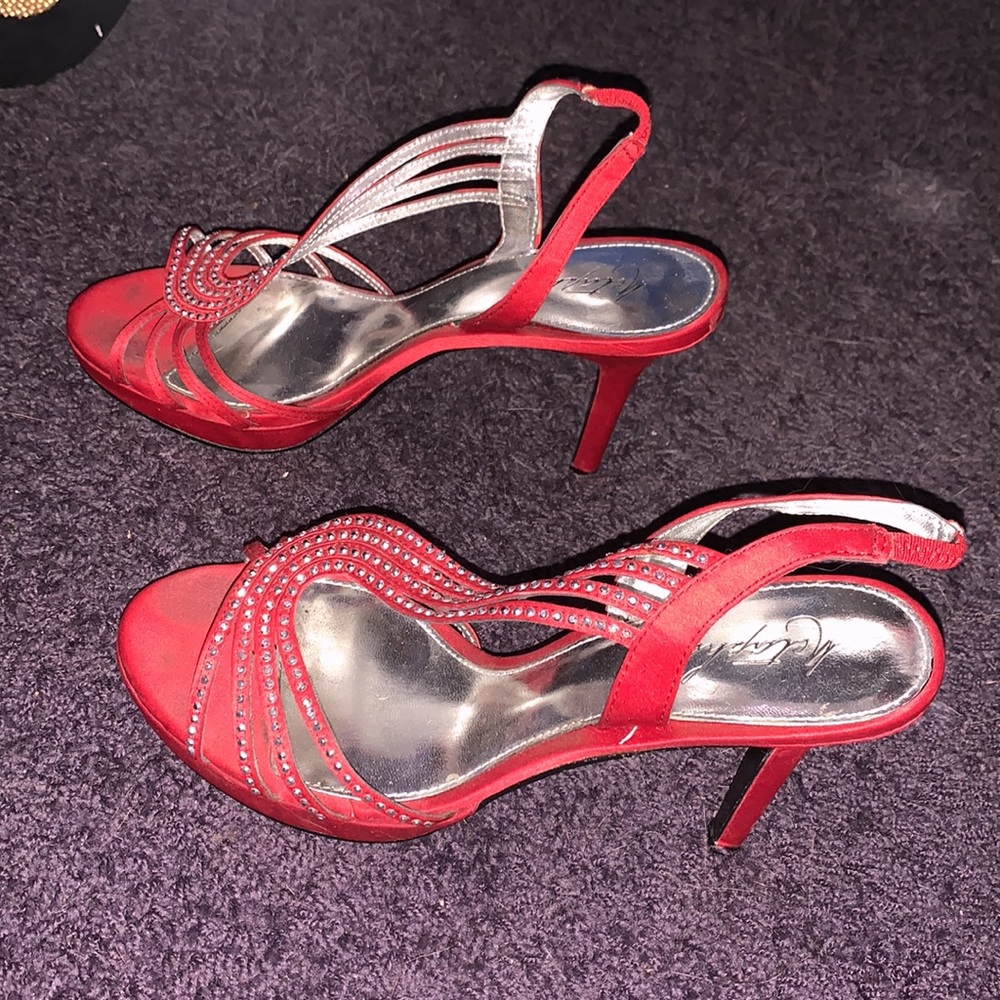 Red heels - Picture 2 of 2